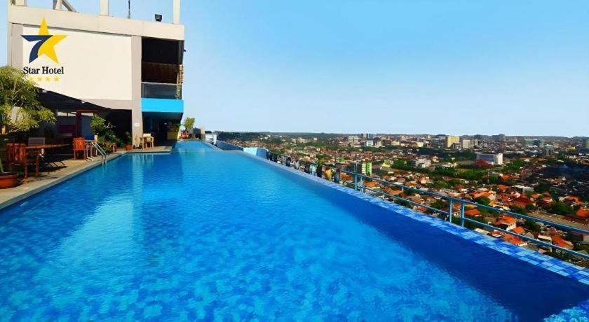 Horison Ultima Semarang Hotel Kültér fotó