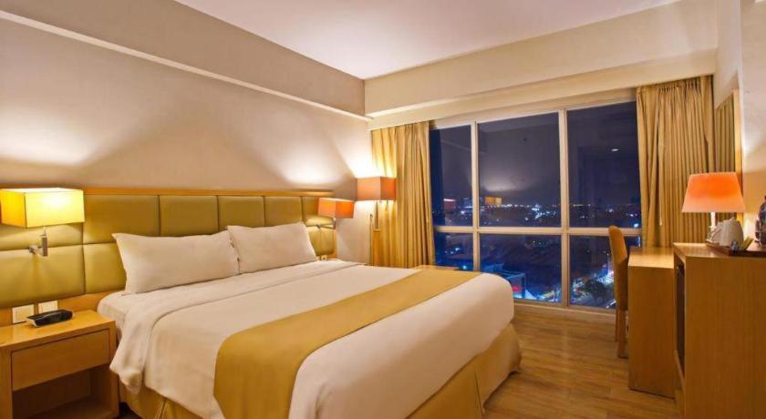 Horison Ultima Semarang Hotel Kültér fotó