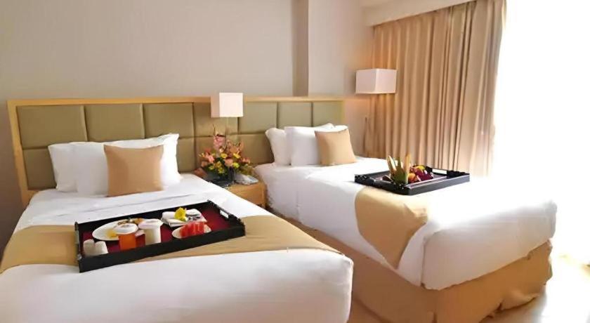 Horison Ultima Semarang Hotel Kültér fotó