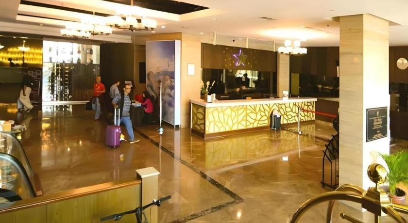 Horison Ultima Semarang Hotel Kültér fotó