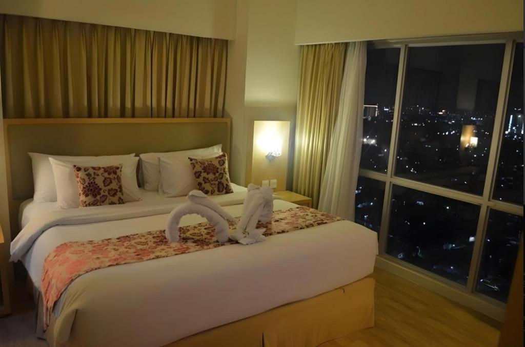 Horison Ultima Semarang Hotel Kültér fotó