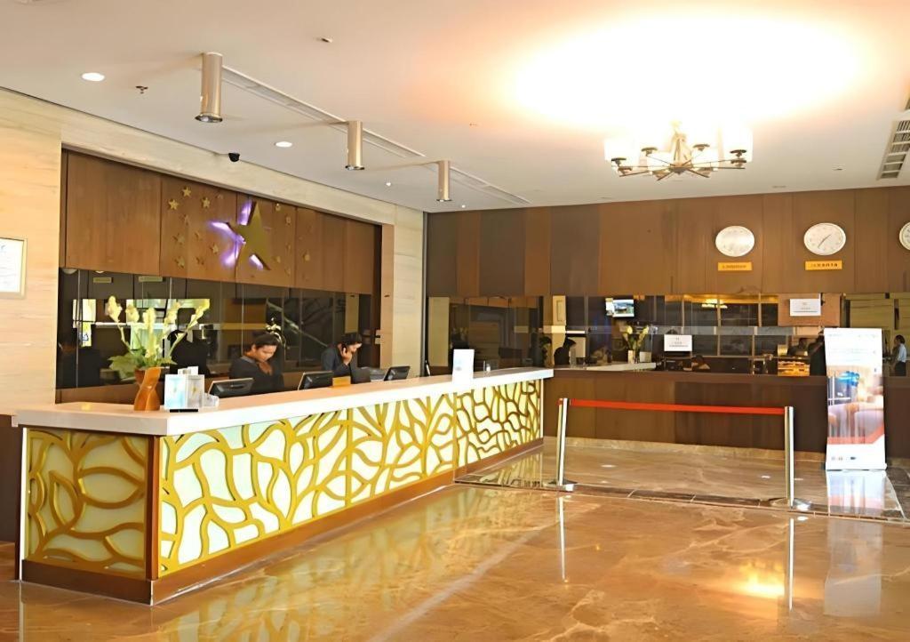 Horison Ultima Semarang Hotel Kültér fotó