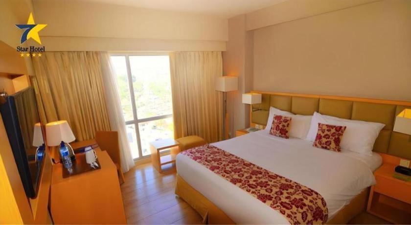 Horison Ultima Semarang Hotel Kültér fotó