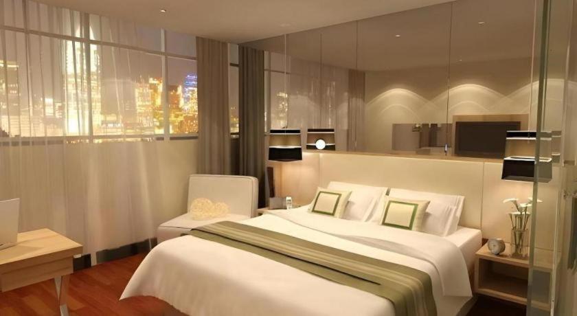 Horison Ultima Semarang Hotel Kültér fotó